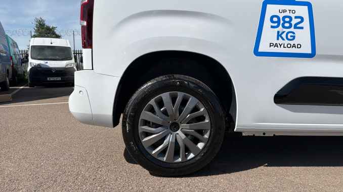 Peugeot Partner M Diesel 1.5 BlueHDi 100 Asphalt Van - Image 7